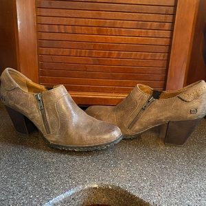 Born leather zip up booties 10